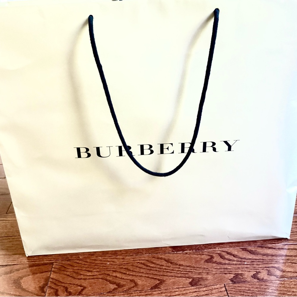Burberry White Shopper Bag with Black Rope Handles - EXTRA LARGE. *Original*